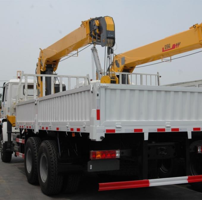Το τοπ φορτηγό Sinotruk HOWO 6X4 10t εμπορικών σημάτων της Κίνας τοποθέτησε την τηλεσκοπική τιμή γερανών βραχιόνων γερανών 10ton