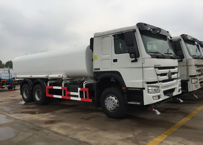 20CBM νερό φορτηγών SINOTRUK HOWO LHD 6X4 δεξαμενών νερού που ψεκάζει το φορτηγό ISO δεξαμενών