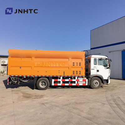 Ευφυές φορτηγό 4x2 ψεκαστήρων ασφάλτου HOWO A7 H5 8cbm Drive