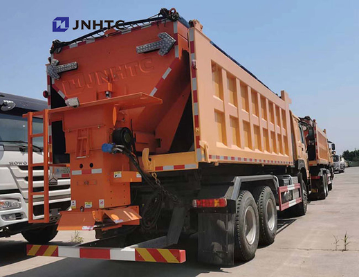 Ανοιχτό φορτηγό Sinotruk Howo 371hp 300L αρότρων χιονιού οδικών οχημάτων αποκομιδής απορριμμάτων