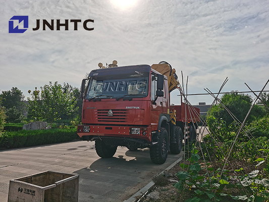 Sinotruck Howo 8x8 όλο το φορτηγό φορτίου Drive ροδών με τους γερανούς 30t 13t