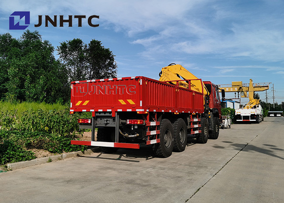 Sinotruck Howo 8x8 όλο το φορτηγό φορτίου Drive ροδών με τους γερανούς 30t 13t