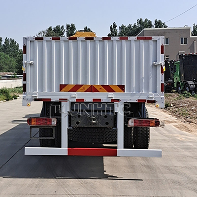 Νέο Sinotruk Howo φράχτη φορτηγό φορτίου 10 τόνων αναδιπλούμενο γερανό 12 τροχών 400hp για πώληση