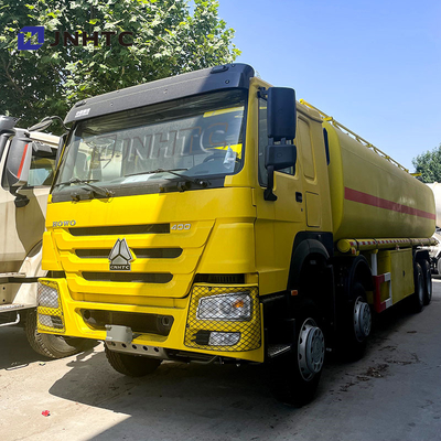 Τεχνικό φορτηγό δεξαμενών πετρελαίου Sinotruk Howo 8X4 400HP LHD Diesel Fuel Oil Refueling Tanker Παράδοση