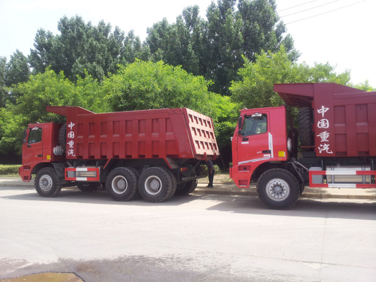 Το Sinotruk 6x4 10 κυλά το βαρύ Tipper μεταλλείας φορτηγών απορρίψεων 70T 30M3 φορτηγό LHD 371hp