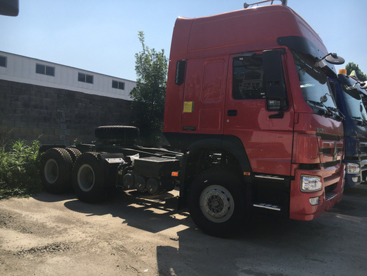 τρακτέρ Sinotruk Howo7 καμπινών 371hp HW79 πρωταρχικό - φορτηγό μετακινούμενων με 2 κοιμώμεούς