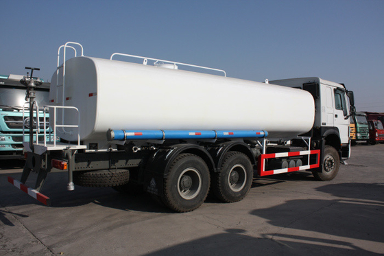 Μακράς διαρκείας φορτηγό 20M3 20000L 6x4 δεξαμενών καυσίμων Sinotruk Howo7 με την αντλία και τους σωλήνες