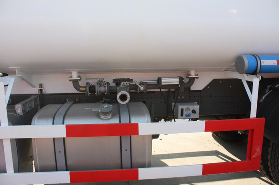 10 ρόδες 336hp καιρική απόδειξη φορτηγών νερού 5000 γαλονιού με το ρέοντας ποσοστό 60m ³ /H