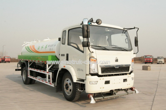 Μέγεθος 5995 X 2050 X 2350mm τύπων καυσίμων diesel φορτηγών ψεκαστήρων νερού LHD/RHD 4X2 5CBM
