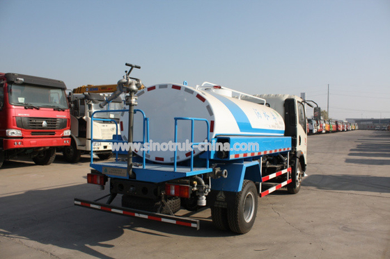 Βάση 3360mm ροδών 4X2 ελαφριά δεξαμενή φορτηγών 10CBM καθήκοντος εμπορική για τον ψεκαστήρα νερού