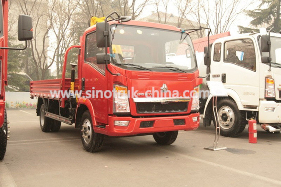 εμπορικά φορτηγά καθήκοντος 4*2 116hp τα ελαφριά τοποθέτησαν 3 τόνους ανυψωτικός το γερανό ικανότητας