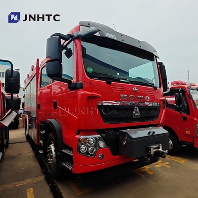 Τρακ πυροσβεστικών Howo TX 5000L Υδροφουσκωτήρα 4X4 με γερανό φορτηγό