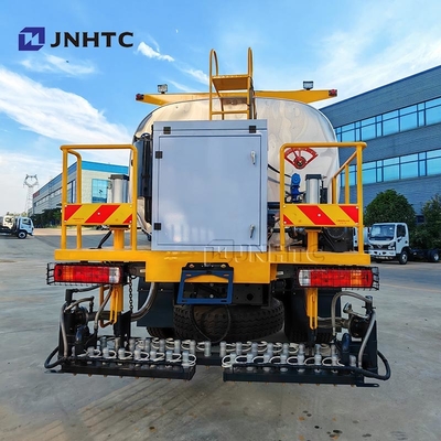 HOWO 4X2 340HP έξυπνος διαχέτης βιδούλης φορτηγά εξοπλισμού ψεκασμού άσφαλτου