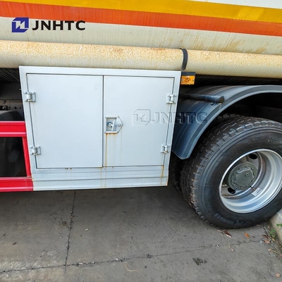 Τεχνουργήματα πετρελαϊκών δεξαμενών Howo 4X2 266HP 30000 λίτρα Μεταφορά καυσίμων Τεχνουργήματα δεξαμενών καυσίμων