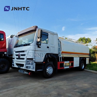 Τεχνουργήματα πετρελαϊκών δεξαμενών Howo 4X2 266HP 30000 λίτρα Μεταφορά καυσίμων Τεχνουργήματα δεξαμενών καυσίμων