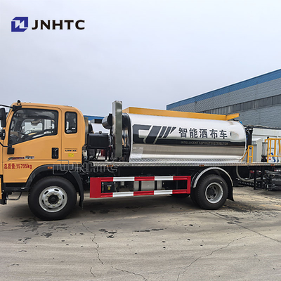HOWO 6 τροχών Asphalt Bitumen διανομέας Bitumen Sprayer φορτηγό για πώληση