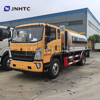 HOWO 6 τροχών Asphalt Bitumen διανομέας Bitumen Sprayer φορτηγό για πώληση