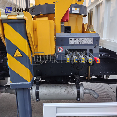 Howo Light Mini 4*4 6 Wheeler Double Row Cab φορτηγό με τηλεσκοπικούς γερανούς 8 τόνων Mounted Crane φορτηγό