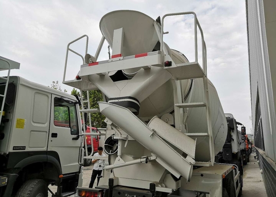 Sinotruk Howo 6x4 10 συγκεκριμένη ικανότητα μηχανών diesel φορτηγών ταραχοποιών ροδών 10CBM