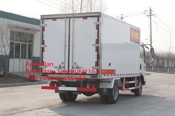 Φορτηγό 4x2 ψυκτήρων ψυγείων Sinotruk Howo7 10T για τη μεταφορά κρέατος και γάλακτος