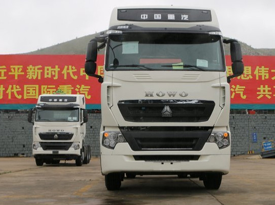 Άσπρο SINOTRUK HOWO 4X2 πρωταρχικό - τρακτέρ επικεφαλής 336HP ZZ4257S3248V φορτηγών μετακινούμενων