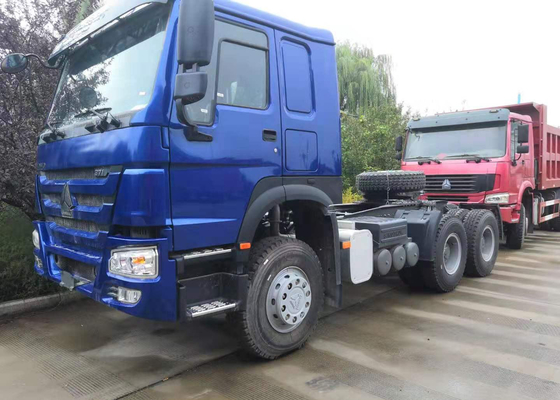 Μπλε χρώμα 371 HP HOWO τρακτέρ επικεφαλής μετακινούμενος φορτηγών φορτηγών ημι για Tansport