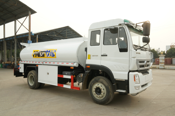Ευρο- 140HP δεξαμενών ελαφριάς βενζίνης Sinotruk Howo7 ρυμουλκό δεξαμενών καυσίμων φορτηγών 5-6 CBM 4X2 LHD