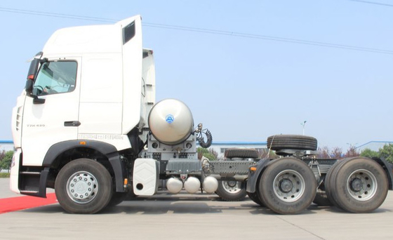 Άσπρο SINOTRUK 371HP πρωταρχικό - φορτηγό 10 μετακινούμενων επικεφαλής φορτηγό τρακτέρ Howo ελαστικών αυτοκινήτου