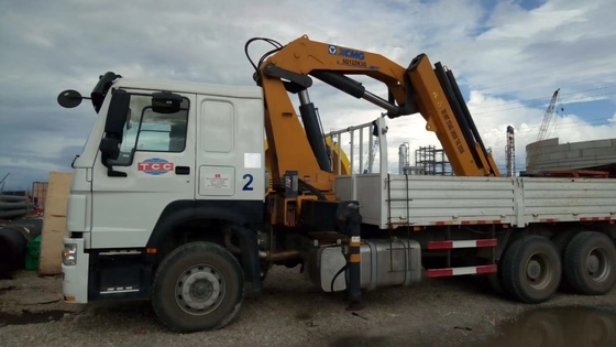 Sinotruk Howo 6x4 τοποθετημένος φορτηγό δεξής οδηγός οδηγών 2 γερανών ευρο- αριστερός