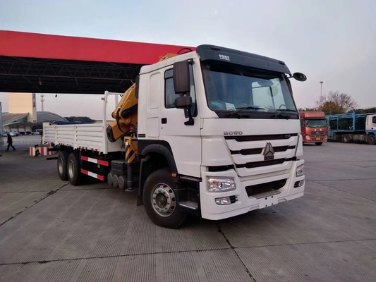 Sinotruk Howo 6x4 τοποθετημένος φορτηγό δεξής οδηγός οδηγών 2 γερανών ευρο- αριστερός