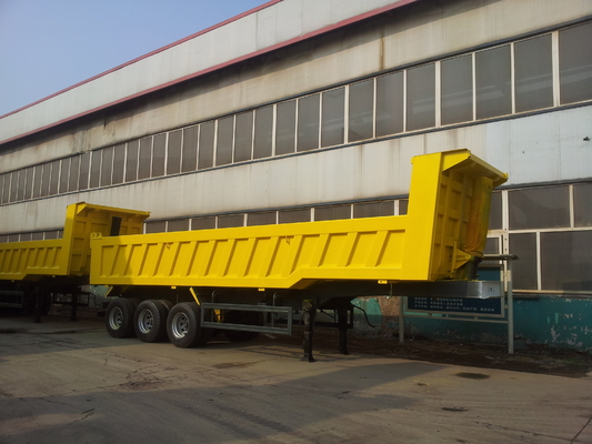 Ημι ρυμουλκό απορρίψεων Howo 40-60t Sinotruk με τη δευτερεύουσα φρουρά και την ηλεκτρική ανοίγοντας τοπ κάλυψη