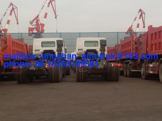 Το Sinotruk 6x4 10 κυλά την καμπίνα φορτηγών 371hp HW79 τρακτέρ με 2 κοιμώμεούς και κλιματιστικό μηχάνημα