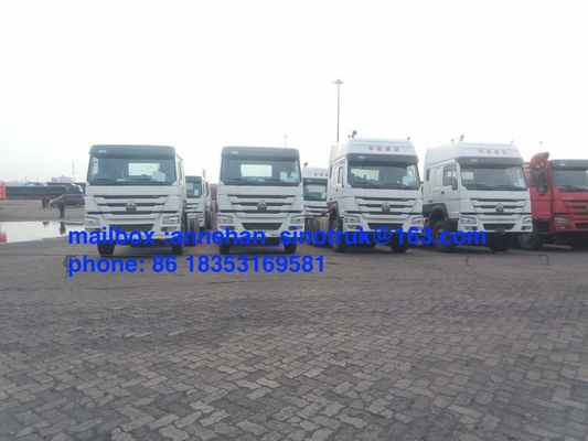 Το Sinotruk 6x4 10 κυλά την καμπίνα φορτηγών 371hp HW79 τρακτέρ με 2 κοιμώμεούς και κλιματιστικό μηχάνημα