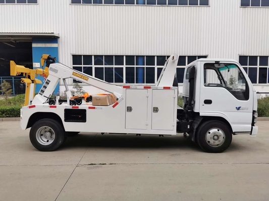ISUZU 5 ελαφριών Wrecker τόνοι φορτηγών ρυμούλκησης για την οδική διάσωση πόλεων με τη χειρωνακτική αποδοτικότητα λειτουργίας κιβωτίων ταχυτήτων υψηλή