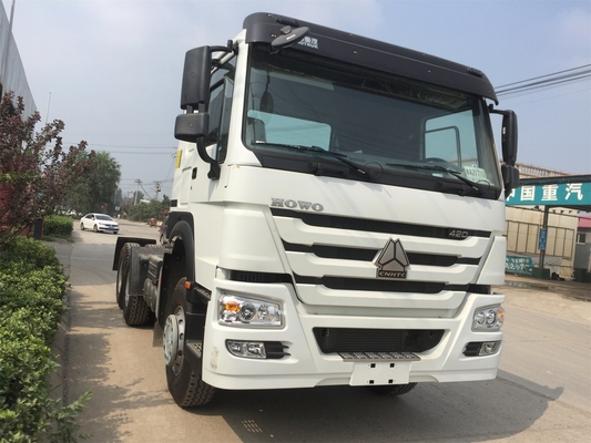 Άσπρη σειρά Sinotruk Howo πρωταρχική - φορτηγό διεθνές Zz4257s3241 400L μετακινούμενων