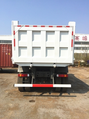 Tipper φορτηγών απορρίψεων SINOTRUK HOWO ZZ3257N3647B βαριά οπίσθια βαρέων καθηκόντων φορτηγά
