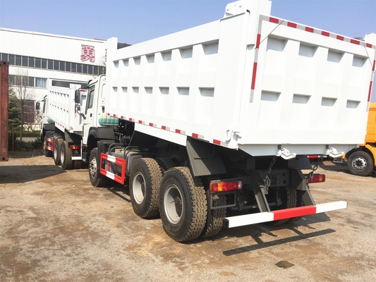 Tipper φορτηγών απορρίψεων SINOTRUK HOWO ZZ3257N3647B βαριά οπίσθια βαρέων καθηκόντων φορτηγά