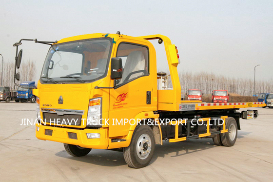SINOTRUK HOWO 4*2 6 ελαφρύ καθήκον φορτηγών Wrecker ροδών επίπεδης βάσης