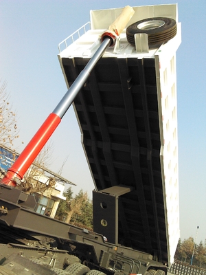 Sinotruk τρία βαρέων καθηκόντων ημι ρυμουλκά 50 τόνων αξόνων μπροστινά για τη μεταφορά άμμου