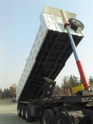 Sinotruk τρία βαρέων καθηκόντων ημι ρυμουλκά 50 τόνων αξόνων μπροστινά για τη μεταφορά άμμου