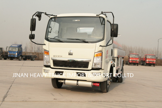 Φορτηγό δεξαμενών πετρελαίου Howo 4x2 RHD LHD Sinotruk 5000 λίτρα 5m3 3 τόνοι