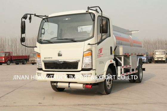 Φορτηγό δεξαμενών πετρελαίου Howo 4x2 RHD LHD Sinotruk 5000 λίτρα 5m3 3 τόνοι