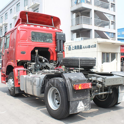 Φορτηγό 4x2 102km/h τρακτέρ diesel βυτιοφόρων Howo 400L Sinotruk
