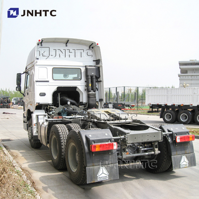 Επικεφαλής 6x4 RHD Sinotruk HOWO φορτηγά ρυμουλκών τρακτέρ τρακτέρ στην Τανζανία