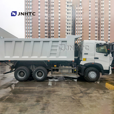 Το Sinotruk HOWO 6x4 10 κυλά Tipper απορρίψεων 30ton 18Cubic 380hp το φορτηγό για το Κονγκό