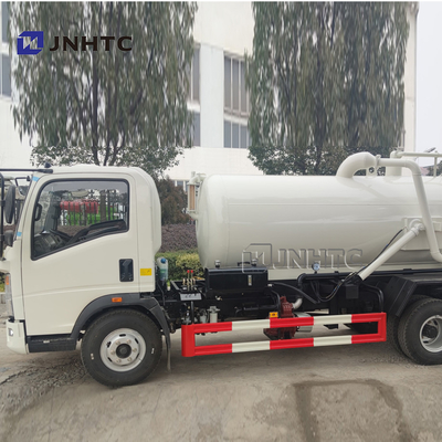 Ευρώ 3 Rhd LHD φορτηγών αναρρόφησης λυμάτων Sinotruk HOWO 4X2 5000 λίτρα
