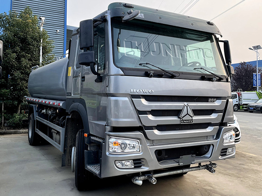 Sinotruk Howo 6 πετρελαιοφόρο 10000L Howo φορτηγών βυτιοφόρων καυσίμων πολυασχόλων 4*2