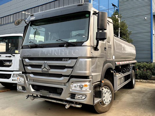 Sinotruk Howo 6 πετρελαιοφόρο 10000L Howo φορτηγών βυτιοφόρων καυσίμων πολυασχόλων 4*2