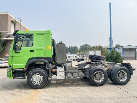 Euro2 LHD Sinotruk Howo 10 ρόδες φορτηγό ρυμουλκών τρακτέρ 371 HP 50 τόνος