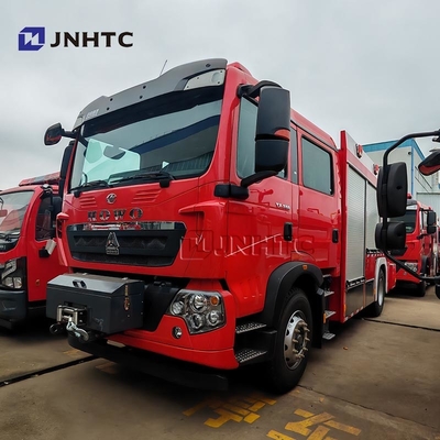 Τρακ πυροσβεστικών Howo TX 5000L Υδροφουσκωτήρα 4X4 με γερανό φορτηγό